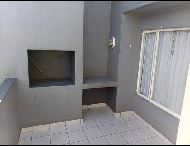 2 BEDROOM TOWNHOUSE FOR SALE IN MULBARTON